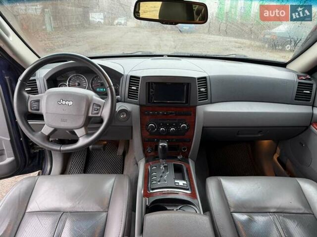 Синий Джип Гранд Чероки, объемом двигателя 5.65 л и пробегом 230 тыс. км за 15900 $, фото 18 на Automoto.ua