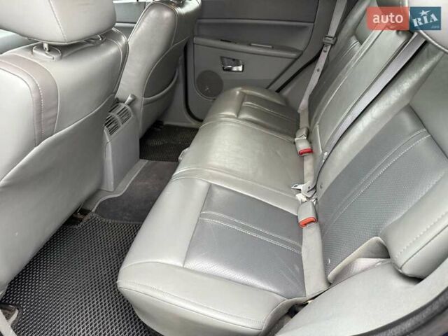 Синий Джип Гранд Чероки, объемом двигателя 5.65 л и пробегом 230 тыс. км за 15900 $, фото 17 на Automoto.ua