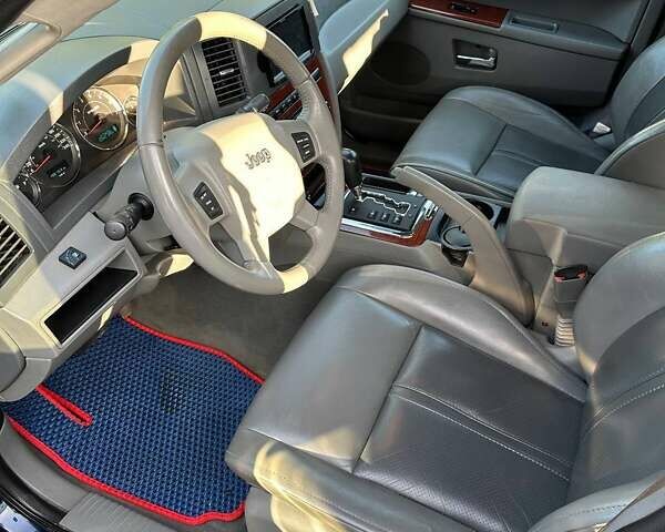 Синий Джип Гранд Чероки, объемом двигателя 5.65 л и пробегом 198 тыс. км за 11500 $, фото 6 на Automoto.ua