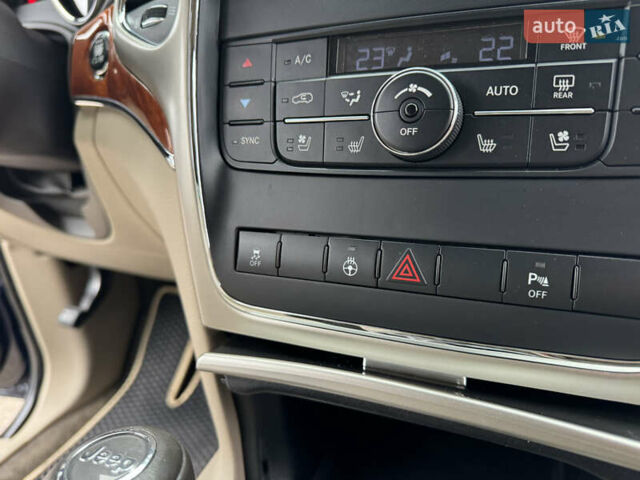 Синий Джип Гранд Чероки, объемом двигателя 2.99 л и пробегом 183 тыс. км за 15500 $, фото 64 на Automoto.ua