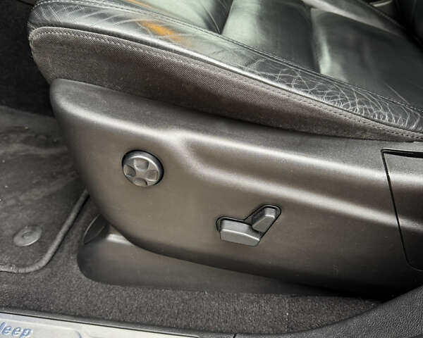 Синий Джип Гранд Чероки, объемом двигателя 3.6 л и пробегом 75 тыс. км за 25800 $, фото 28 на Automoto.ua