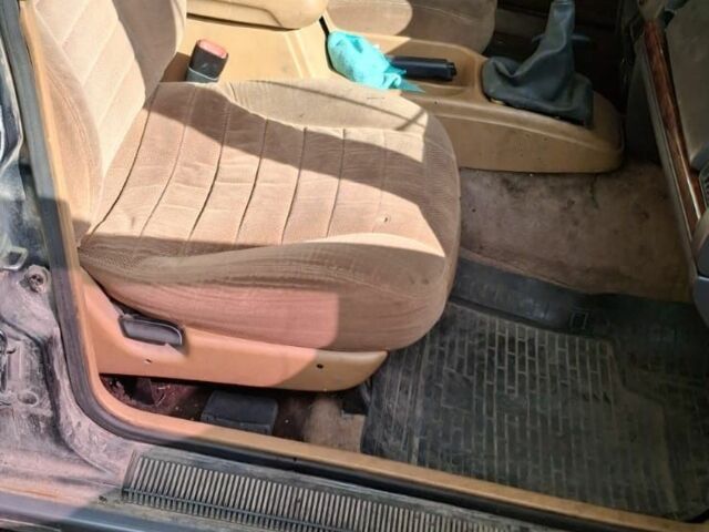 Зеленый Джип Гранд Чероки, объемом двигателя 2.5 л и пробегом 370 тыс. км за 3000 $, фото 2 на Automoto.ua