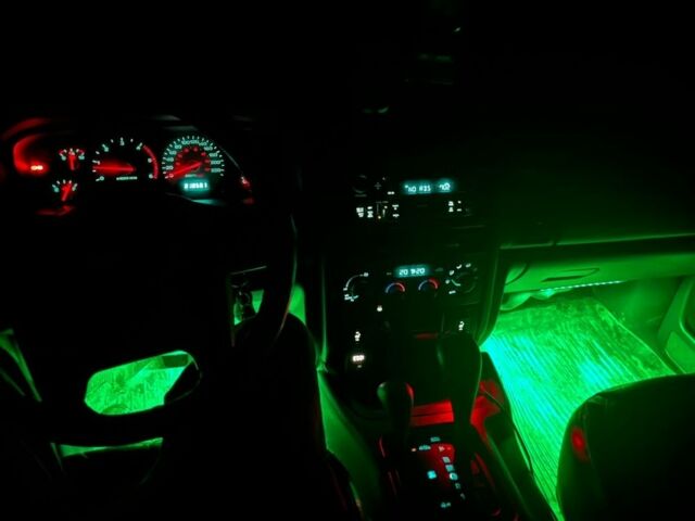 Зеленый Джип Гранд Чероки, объемом двигателя 3.1 л и пробегом 220 тыс. км за 3800 $, фото 2 на Automoto.ua