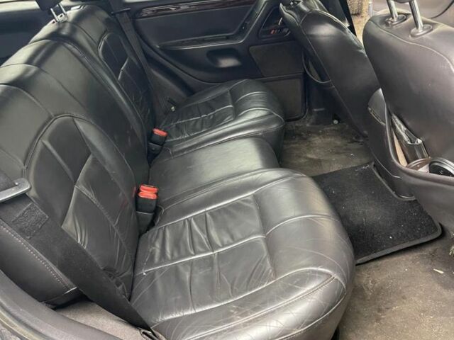 Зеленый Джип Гранд Чероки, объемом двигателя 3.1 л и пробегом 250 тыс. км за 2248 $, фото 1 на Automoto.ua