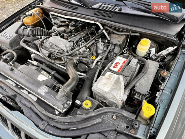 Зелений Джип Grand Cherokee, об'ємом двигуна 2.7 л та пробігом 376 тис. км за 9800 $, фото 30 на Automoto.ua