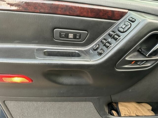 Зеленый Джип Гранд Чероки, объемом двигателя 2.7 л и пробегом 378 тыс. км за 5800 $, фото 5 на Automoto.ua