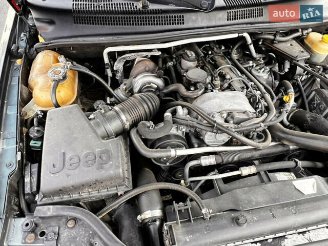Зелений Джип Grand Cherokee, об'ємом двигуна 2.7 л та пробігом 376 тис. км за 9800 $, фото 29 на Automoto.ua
