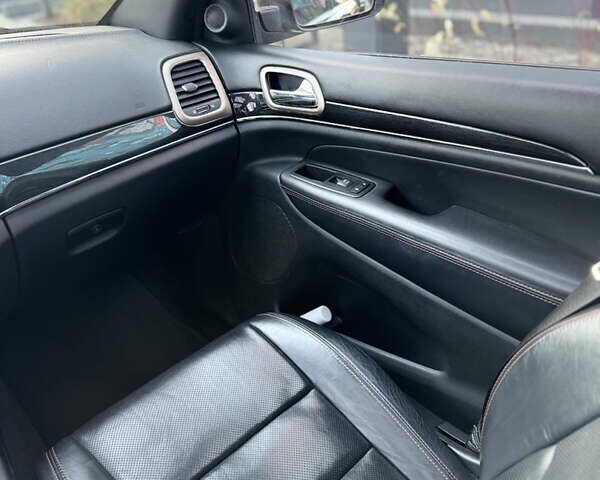 Зелений Джип Grand Cherokee, об'ємом двигуна 2.99 л та пробігом 205 тис. км за 28000 $, фото 14 на Automoto.ua