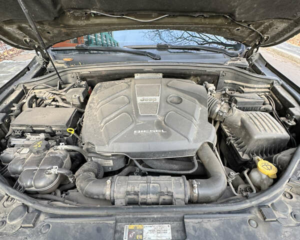 Зелений Джип Grand Cherokee, об'ємом двигуна 2.99 л та пробігом 205 тис. км за 28000 $, фото 17 на Automoto.ua