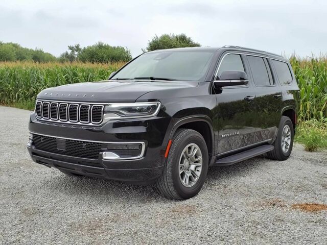 Джип Гранд Вагонер 2024 в Ровно на Automoto.ua Черный Джип Гранд Вагонер, объемом двигателя 3 л и пробегом 24 тыс. км за 21000 $, фото 2 на Automoto.ua