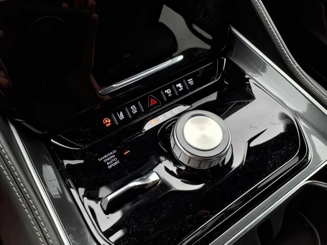Джип Гранд Вагонер 2024 в Ровно на Automoto.ua Черный Джип Гранд Вагонер, объемом двигателя 3 л и пробегом 24 тыс. км за 21000 $, фото 11 на Automoto.ua