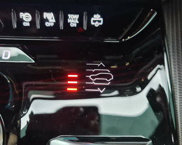 Джип Гранд Вагонер 2022 в Днепре (Днепропетровске) на Automoto.ua Черный Джип Гранд Вагонер, объемом двигателя 6.42 л и пробегом 85 тыс. км за 79000 $, фото 35 на Automoto.ua