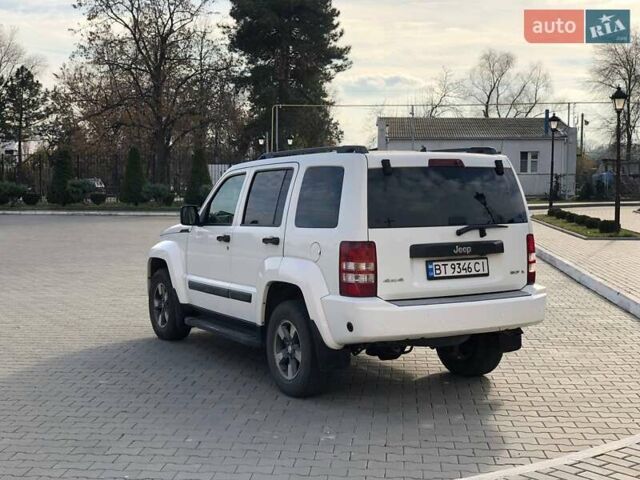Белый Джип Либерти, объемом двигателя 3.7 л и пробегом 256 тыс. км за 7000 $, фото 14 на Automoto.ua
