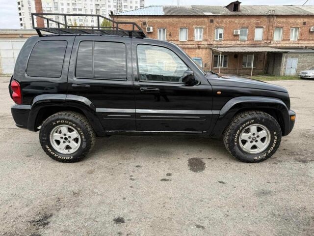 Джип Либерти 2002 в Харькове на Automoto.ua Черный Джип Либерти, объемом двигателя 2.5 л и пробегом 231 тыс. км за 3500 $, фото 4 на Automoto.ua