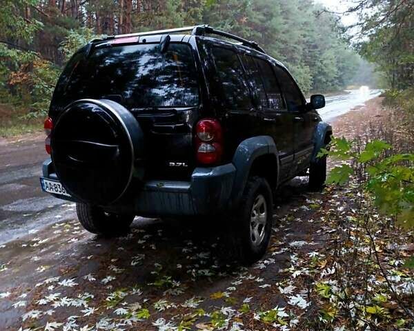 Чорний Джип Liberty, об'ємом двигуна 3.8 л та пробігом 178 тис. км за 8100 $, фото 2 на Automoto.ua