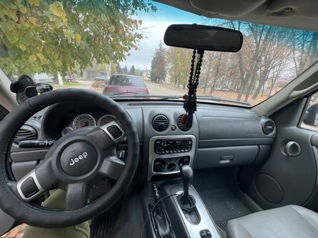 Черный Джип Либерти, объемом двигателя 2.8 л и пробегом 2 тыс. км за 4000 $, фото 1 на Automoto.ua