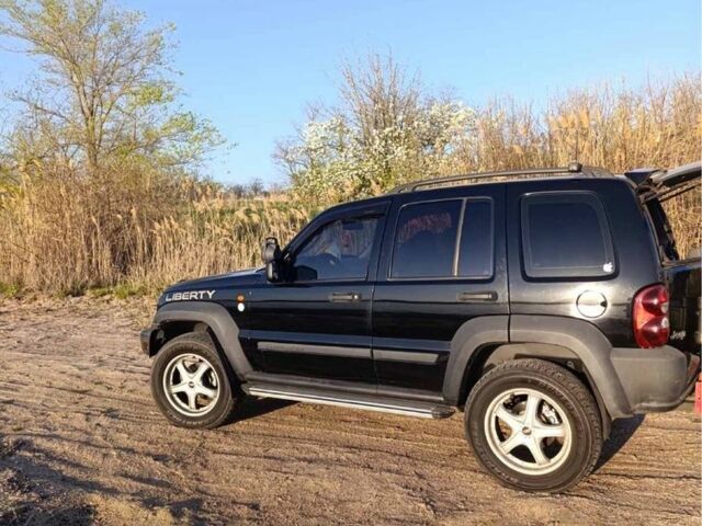 Чорний Джип Liberty, об'ємом двигуна 2.8 л та пробігом 309 тис. км за 10000 $, фото 4 на Automoto.ua
