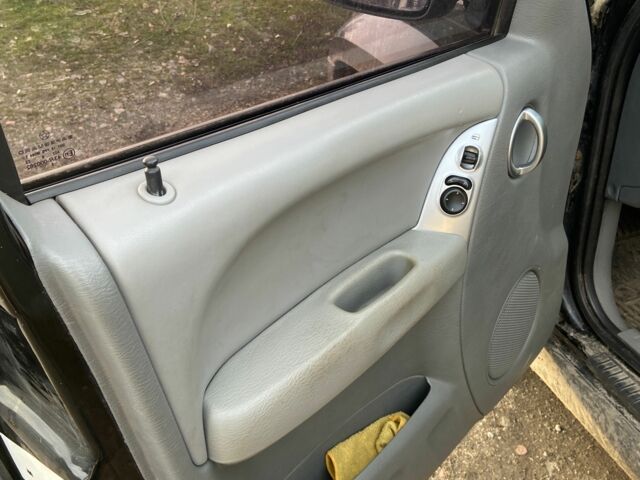 Чорний Джип Liberty, об'ємом двигуна 2.7 л та пробігом 3 тис. км за 3440 $, фото 13 на Automoto.ua