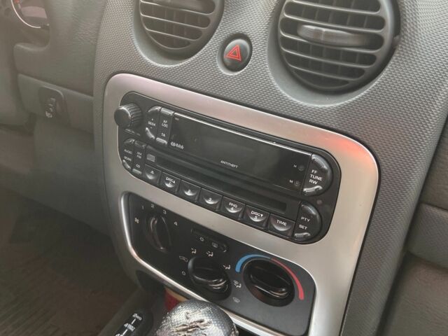 Чорний Джип Liberty, об'ємом двигуна 2.7 л та пробігом 3 тис. км за 3440 $, фото 3 на Automoto.ua