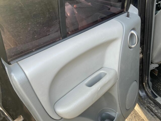 Чорний Джип Liberty, об'ємом двигуна 2.7 л та пробігом 3 тис. км за 3440 $, фото 9 на Automoto.ua