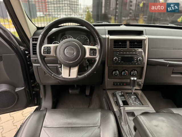 Черный Джип Либерти, объемом двигателя 3.7 л и пробегом 257 тыс. км за 6999 $, фото 20 на Automoto.ua