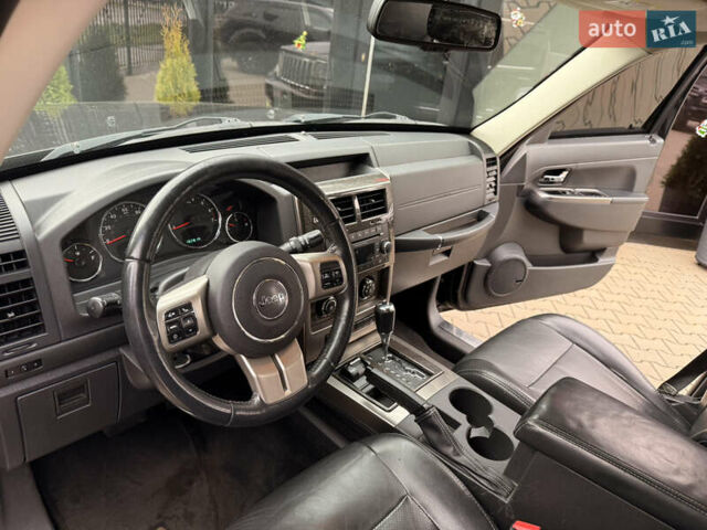 Черный Джип Либерти, объемом двигателя 3.7 л и пробегом 257 тыс. км за 6999 $, фото 12 на Automoto.ua