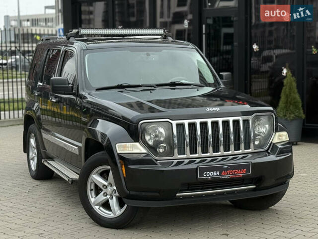 Черный Джип Либерти, объемом двигателя 3.7 л и пробегом 257 тыс. км за 6999 $, фото 1 на Automoto.ua