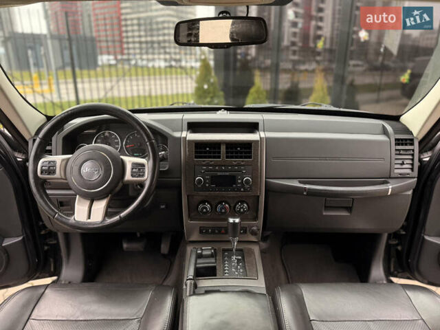Черный Джип Либерти, объемом двигателя 3.7 л и пробегом 257 тыс. км за 6999 $, фото 19 на Automoto.ua