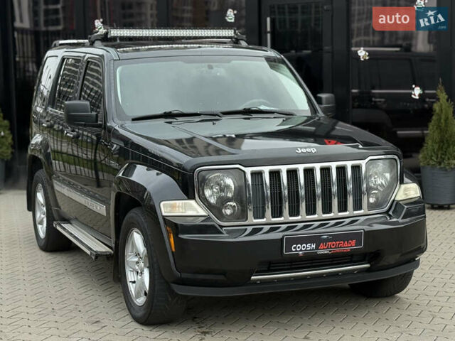 Черный Джип Либерти, объемом двигателя 3.7 л и пробегом 257 тыс. км за 6999 $, фото 2 на Automoto.ua