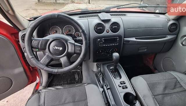 Красный Джип Либерти, объемом двигателя 3.7 л и пробегом 190 тыс. км за 7700 $, фото 7 на Automoto.ua
