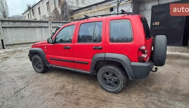 Красный Джип Либерти, объемом двигателя 3.7 л и пробегом 190 тыс. км за 7700 $, фото 1 на Automoto.ua