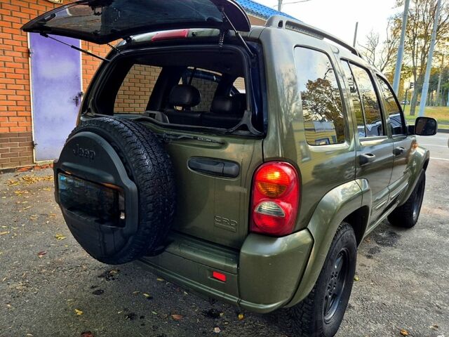 Джип Liberty, об'ємом двигуна 2.8 л та пробігом 300 тис. км за 3800 $, фото 3 на Automoto.ua