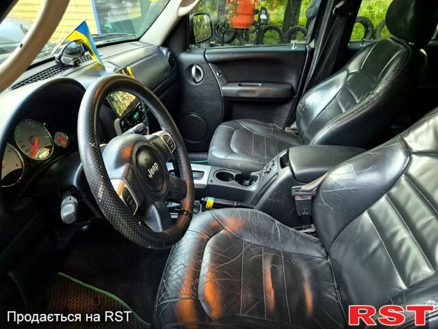 Джип Liberty, об'ємом двигуна 2.8 л та пробігом 300 тис. км за 3800 $, фото 5 на Automoto.ua