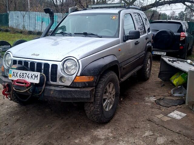 Джип Liberty, об'ємом двигуна 2.8 л та пробігом 210 тис. км за 8200 $, фото 2 на Automoto.ua