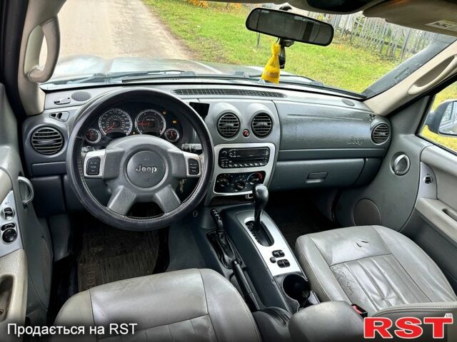 Джип Liberty 2006 у Люботине на Automoto.ua Джип Liberty, об'ємом двигуна 2.8 л та пробігом 300 тис. км за 3500 $, фото 12 на Automoto.ua