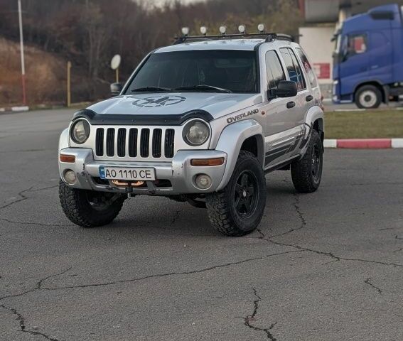 Серый Джип Либерти, объемом двигателя 2.5 л и пробегом 230 тыс. км за 6800 $, фото 1 на Automoto.ua