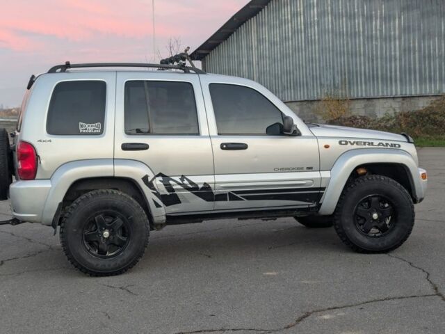 Серый Джип Либерти, объемом двигателя 2.5 л и пробегом 230 тыс. км за 6800 $, фото 3 на Automoto.ua