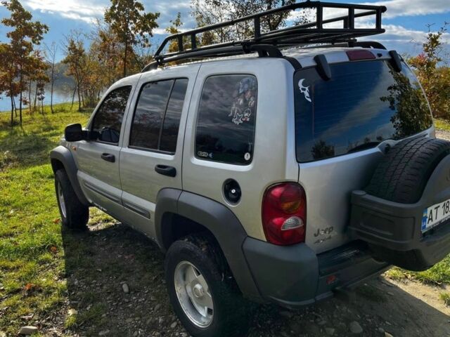Серый Джип Либерти, объемом двигателя 2.5 л и пробегом 161 тыс. км за 5300 $, фото 7 на Automoto.ua