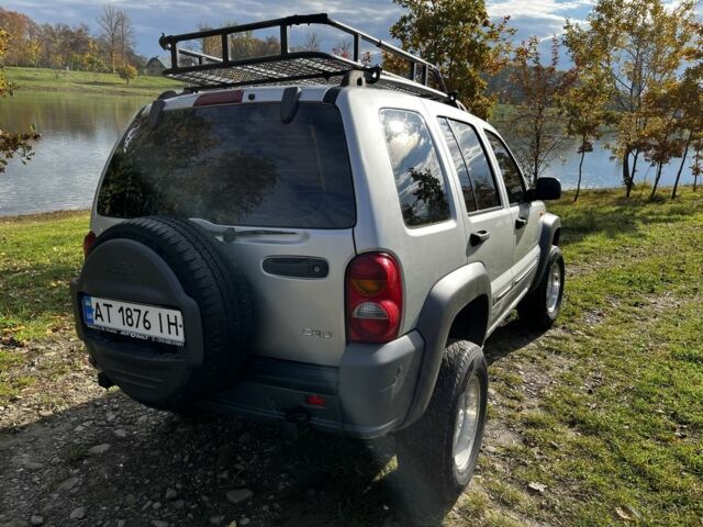 Серый Джип Либерти, объемом двигателя 2.5 л и пробегом 161 тыс. км за 5300 $, фото 5 на Automoto.ua