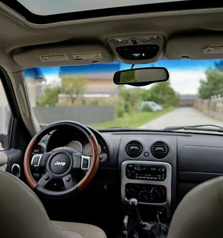 Серый Джип Либерти, объемом двигателя 3.7 л и пробегом 290 тыс. км за 7500 $, фото 14 на Automoto.ua