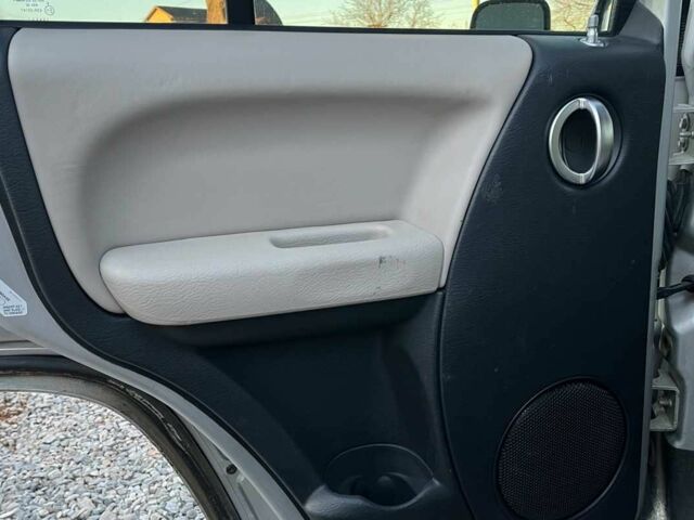 Серый Джип Либерти, объемом двигателя 3.6 л и пробегом 256 тыс. км за 7000 $, фото 19 на Automoto.ua