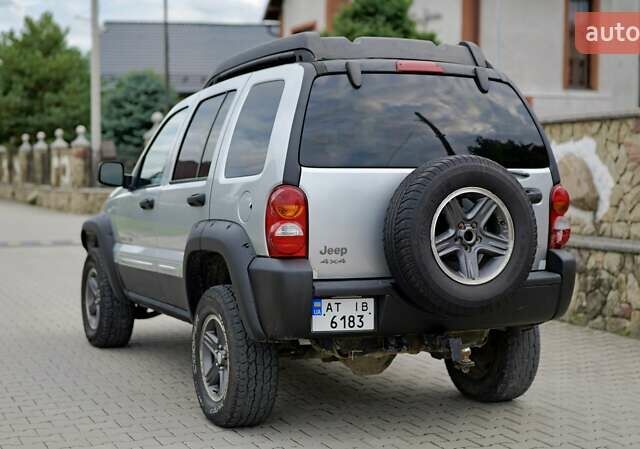 Серый Джип Либерти, объемом двигателя 3.7 л и пробегом 290 тыс. км за 7500 $, фото 5 на Automoto.ua