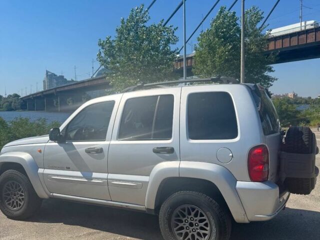 Джип Либерти 2003 в Киеве на Automoto.ua Серый Джип Либерти, объемом двигателя 2.5 л и пробегом 361 тыс. км за 6000 $, фото 2 на Automoto.ua