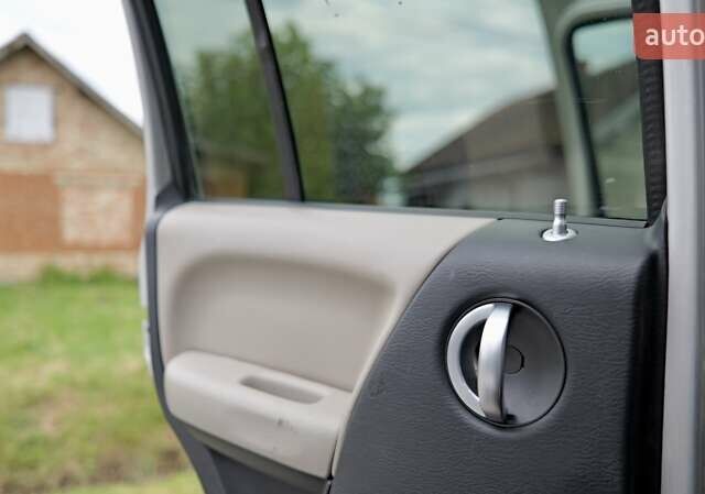 Серый Джип Либерти, объемом двигателя 3.7 л и пробегом 290 тыс. км за 7500 $, фото 28 на Automoto.ua