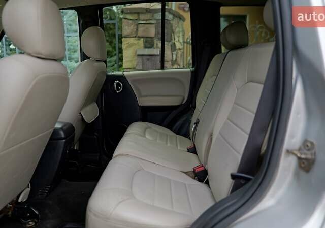 Сірий Джип Liberty, об'ємом двигуна 3.7 л та пробігом 290 тис. км за 8000 $, фото 26 на Automoto.ua