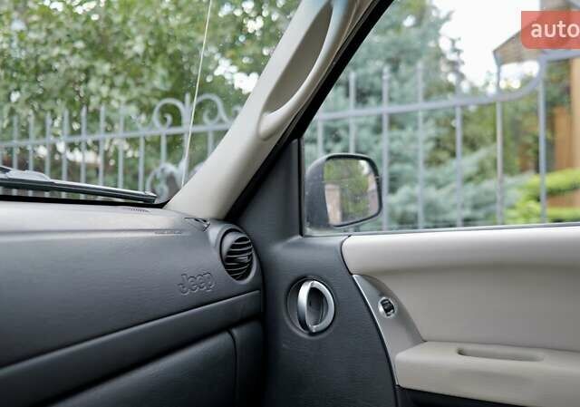 Серый Джип Либерти, объемом двигателя 3.7 л и пробегом 290 тыс. км за 7500 $, фото 23 на Automoto.ua