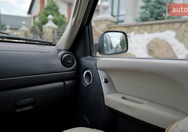 Сірий Джип Liberty, об'ємом двигуна 3.7 л та пробігом 290 тис. км за 8000 $, фото 22 на Automoto.ua