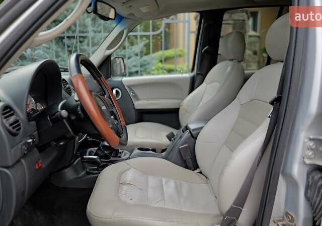 Сірий Джип Liberty, об'ємом двигуна 3.7 л та пробігом 290 тис. км за 8000 $, фото 16 на Automoto.ua