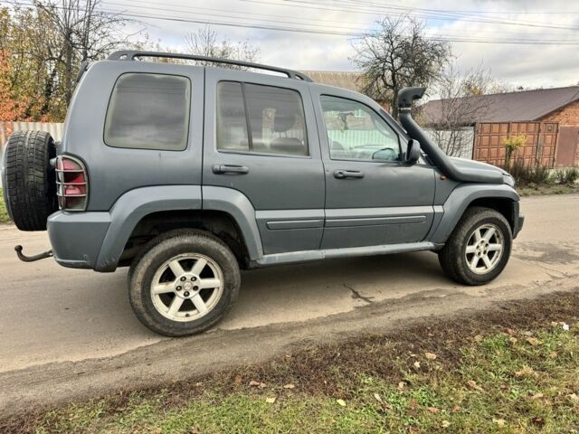 Джип Liberty 2006 у Люботине на Automoto.ua Сірий Джип Liberty, об'ємом двигуна 2.8 л та пробігом 300 тис. км за 3500 $, фото 4 на Automoto.ua