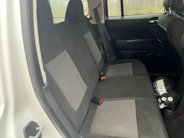 Белый Джип Патриот, объемом двигателя 2 л и пробегом 210 тыс. км за 8500 $, фото 13 на Automoto.ua